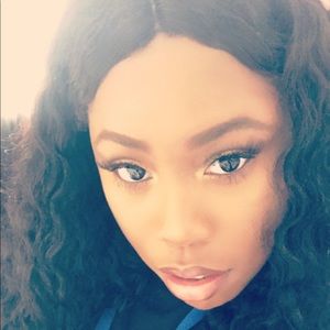 Meet your Posher, Eyana